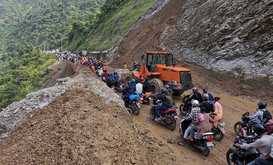 नारायणगढ–मुग्लिन सडक पुनः सञ्चालनमा